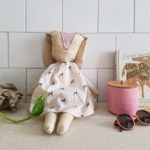 FRAMBOISE – Peluche conejo vestido galgos