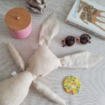 FRAMBOISE – Peluche conejo vestido galgos - Imagen 8