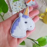 THEODORE – Broche unicornio lila - Imagen 2