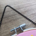 KATARINA – Bastidor "perra" con fondo rosa - Imagen 3