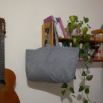 UXÍO – Bolsa saco gris y flores