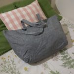 UXÍO – Bolsa saco gris y flores - Imagen 2