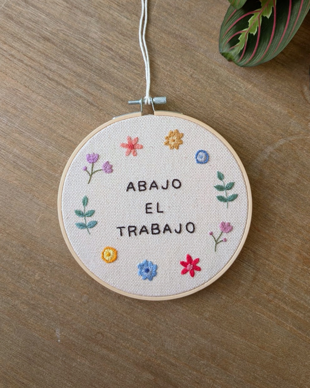 KATARINA – Bastidor "Abajo el trabajo" 002