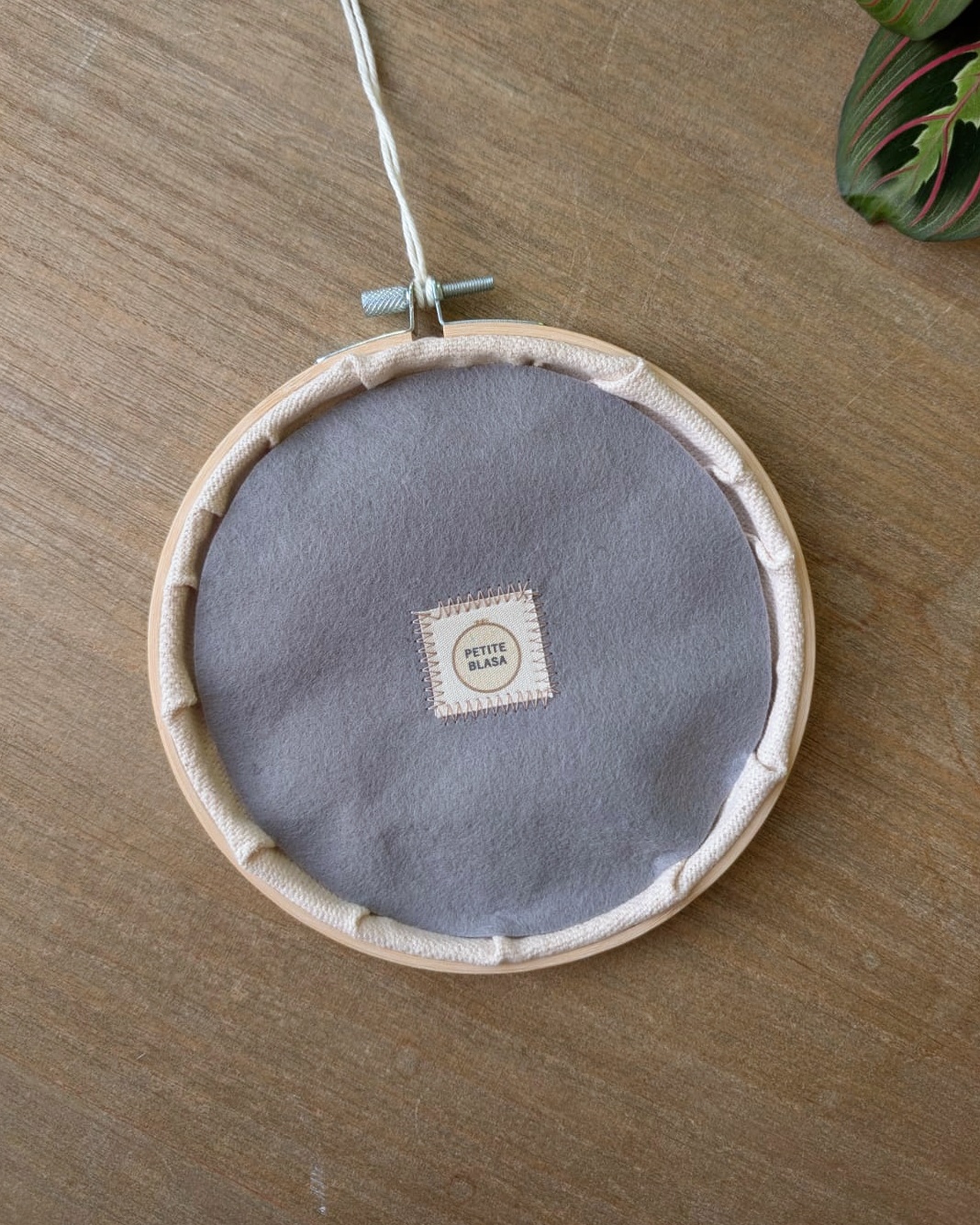 KATARINA – Bastidor "Abajo el trabajo" 003 - Imagen 4